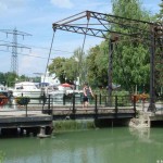 Zugbrücke im Hafen Kembs