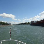 Morgenverkehr auf dem Rhein